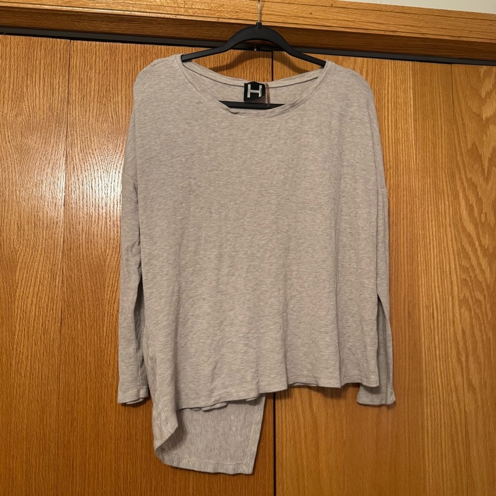 H by Bordeaux Light Gray Long Sleeve open back Top